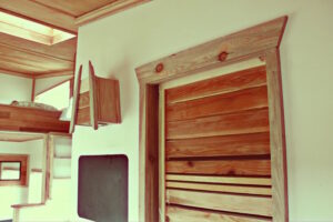 Ausbau Holz (c) Tinyhousing.ca