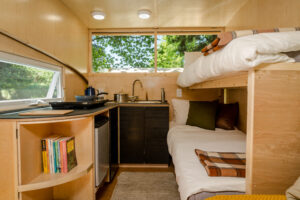 Ausbau Holz (c) Home Grown Trailers