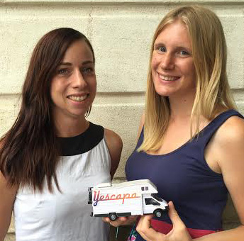 Yescapa Wohnmobil privat mieten - Mitarbeiterinnen Laura und Harriet