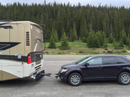 Camper mit Auto in Amerika