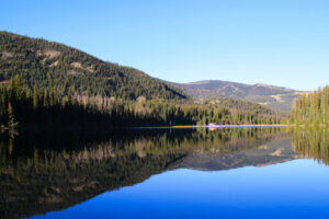 Der Lightning Lake, Manning Park, Kanada