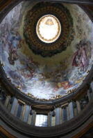 Eine der Kuppeln im Petersdom in Rom