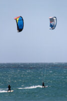Kitesurfer am Hwy 1 in Kalifornien