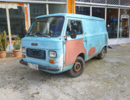 Ein altes Auto in Griechenland