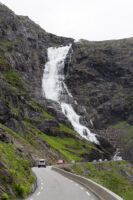 Einer der unzähligen Wasserfälle in Norwegen