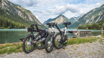 E-Bikes im Test: Der eflizzer - Gepäckträger dient als Ständer