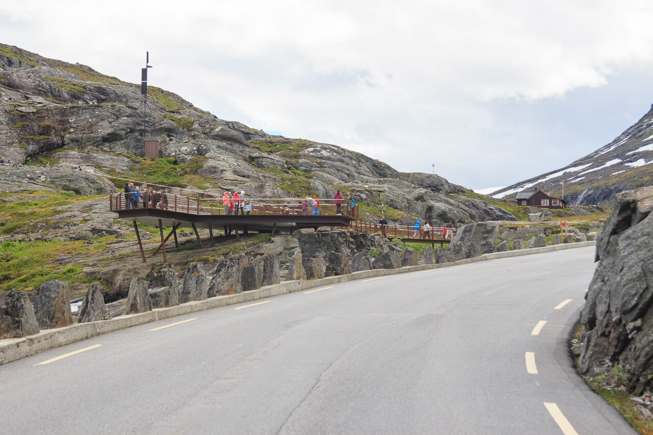 Keine Angst vor der Fahrt über den Trollstigen in Norwegen 14 Die letzte Kurve am Trollstigen