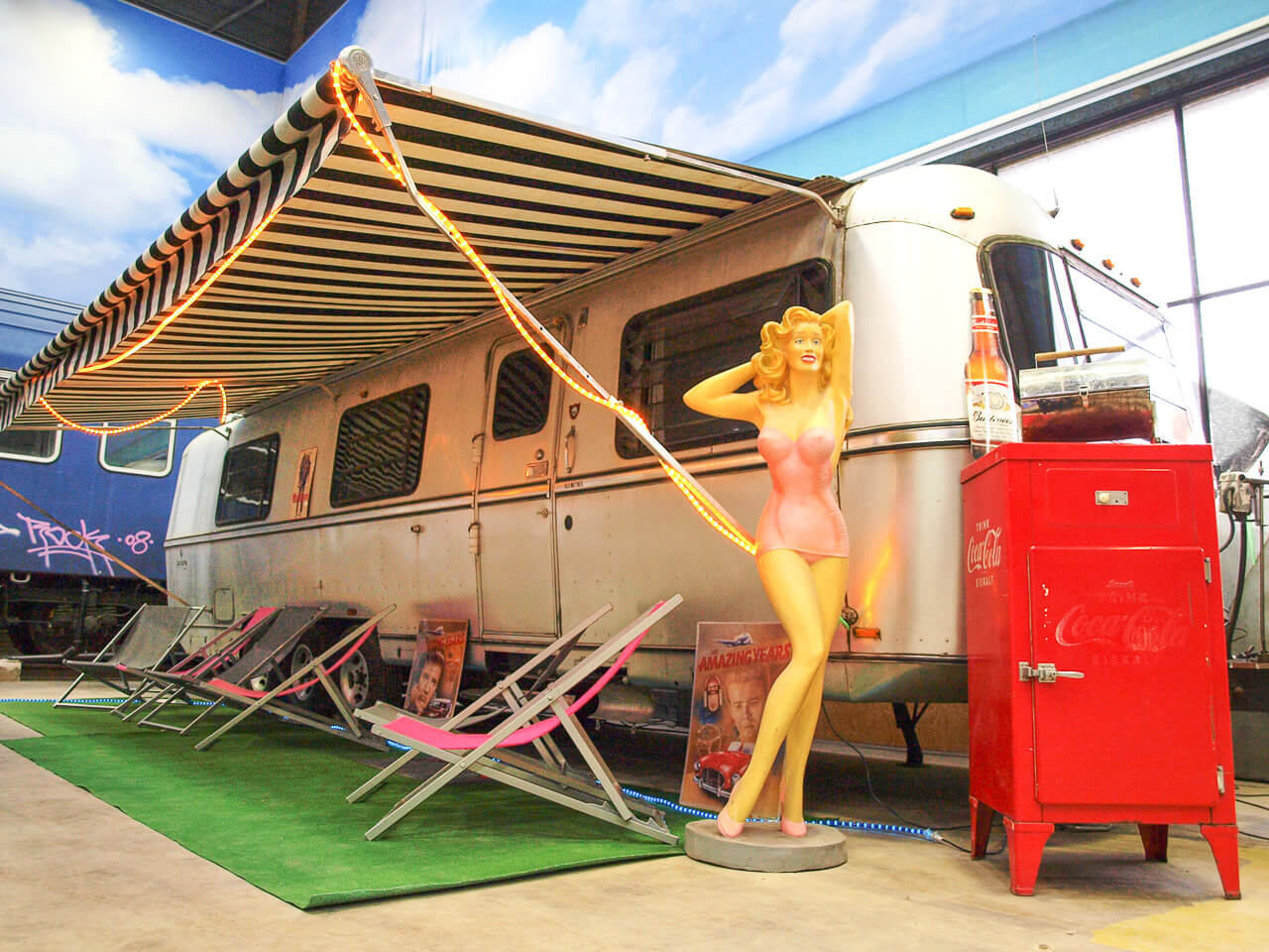 BaseCamp Bonn - Der Indoor-Campingplatz 13 Airstream im BaseCamp