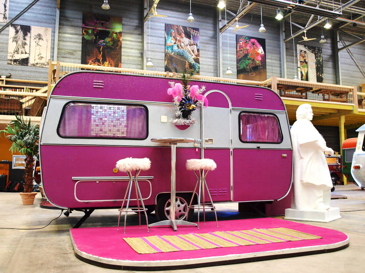 BaseCamp Bonn - Der Indoor-Campingplatz 10 Glitter und Glamour im BaseCamp in Bonn