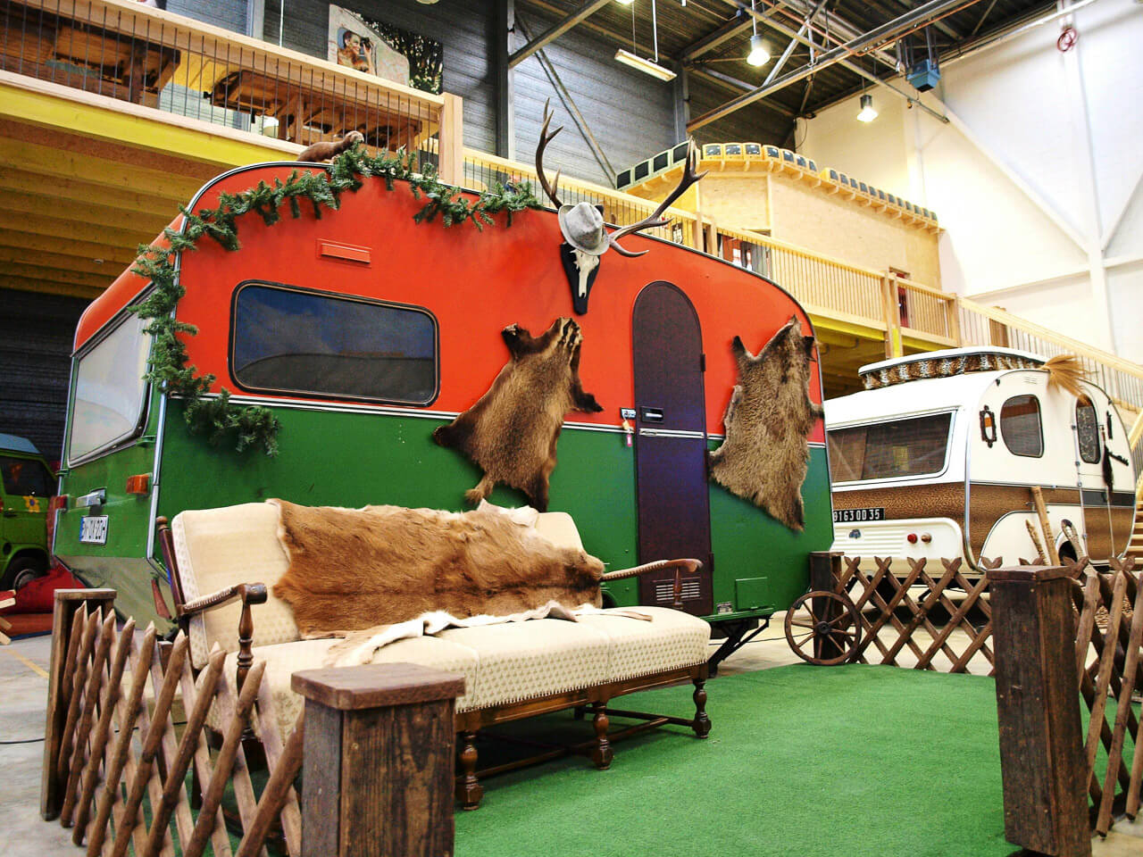 BaseCamp Bonn - Der Indoor-Campingplatz 7 Jägerhütte im BaseCamp Bonn