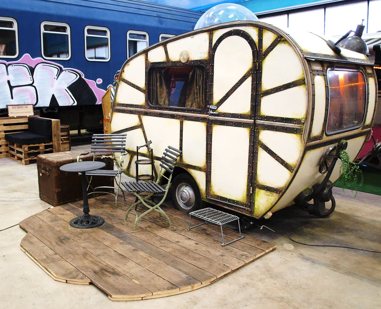 BaseCamp Bonn - Der Indoor-Campingplatz 19 Einer der individuellen Schlafplätze in Bonn