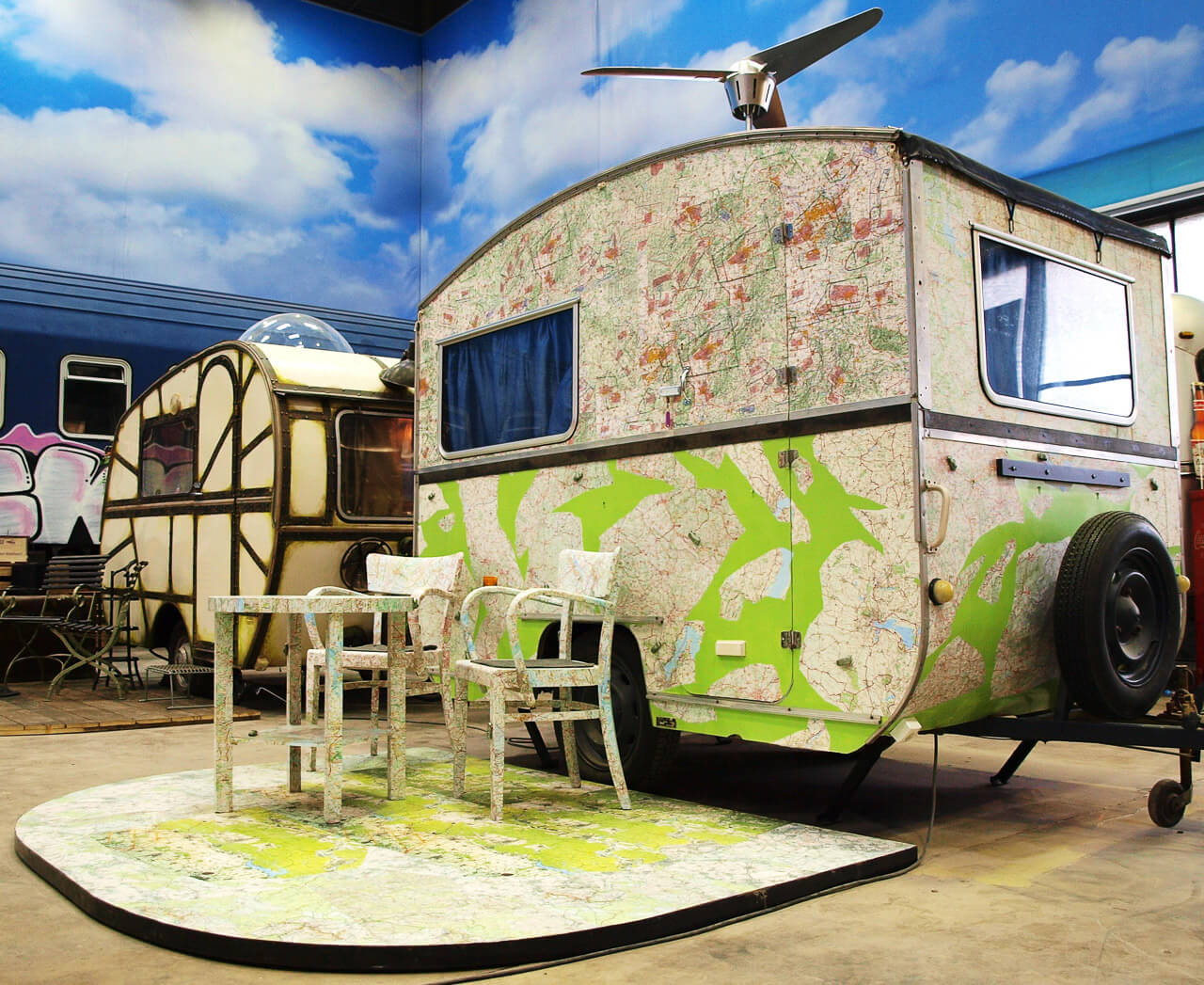 BaseCamp Bonn - Der Indoor-Campingplatz 17 Wohnwagen für Weltenbummler in Bonn