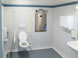 Eine Behindertentoilette