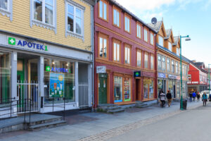 Einkaufslaeden in Tromso mit Stufen