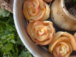 Apfelrosen frisch gebacken aus dem Omnia Ofen