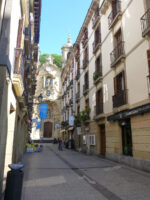 Schoene Gassen in San Sebastian auf der Route durch Nordspanien