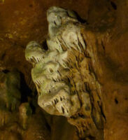 Die Tropfsteinhoehle Coves del Salnitre in Montserrat