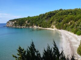 Blick auf einen Strand in Epirus