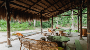 Blick auf das gemuetliche Glamping Camp The Sticks in Malaysia