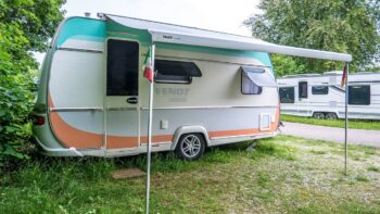 Markise für Wohnwagen und Wohnmobil - Schutz bei Regen und Sonne