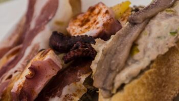 Pintxos gehoeren bei einem Besuch vom Baskenland dazu