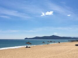 Am Strand in der Nähe von Tetouan in Marokko