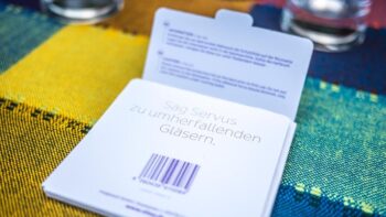 Eine Papierverpackung von einem Magnetuntersetzer von Silwy