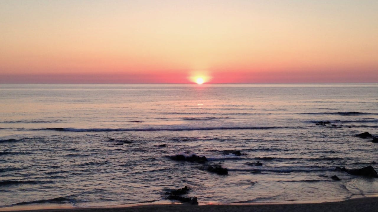 Wildcamping in Portugal - Regeln und Tipps für einen gelungenen Urlaub 6 Ein traumhafter Sonnenuntergang an der Kueste von Portugal