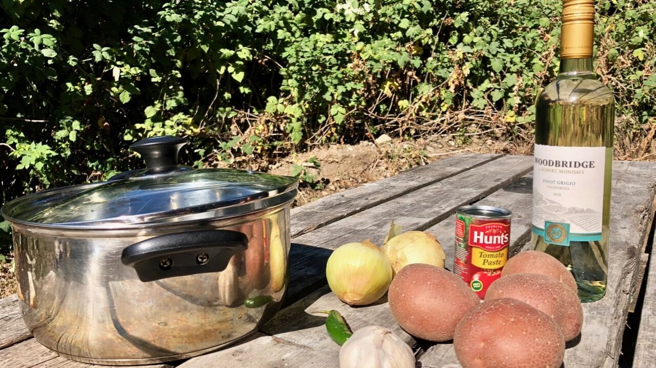 Kartoffelgulasch ein leckeres Rezept fuer die Campingkueche
