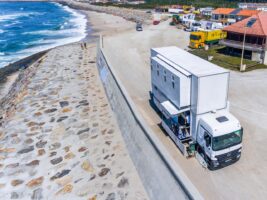 Das Truck Surf Hotel von oben