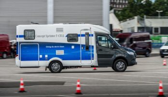 eDrive@VANs next level: Lokal emissionsfreie Mobilität im Praxischeck: eVito und eSprinter fit für den urbanen Einsatz