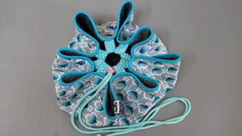 Ein praktischer Duschbeutel und Badeteppich in einem als Geschenk fuer Camper (c) Isabelle-Bourscheid-Naehmanufaktur