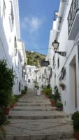 Camping in Spanien in einem Bergdorf
