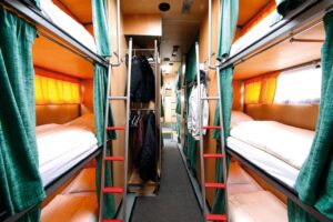 Die Betten im rollenden Hotel