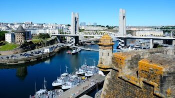 Moderne Hafenstadt Brest Spielpunkt eines Bretagne Krimis von Viel Foto: Yannick Le Gal