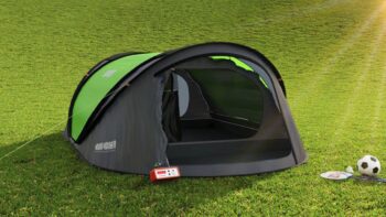 Das Cinch! Pop Up Tent auf der Wiese