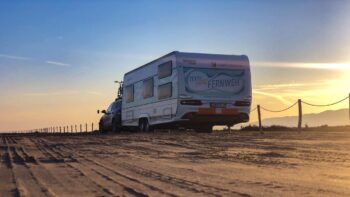 Eine Familie im Caravan auf Langzeitreise