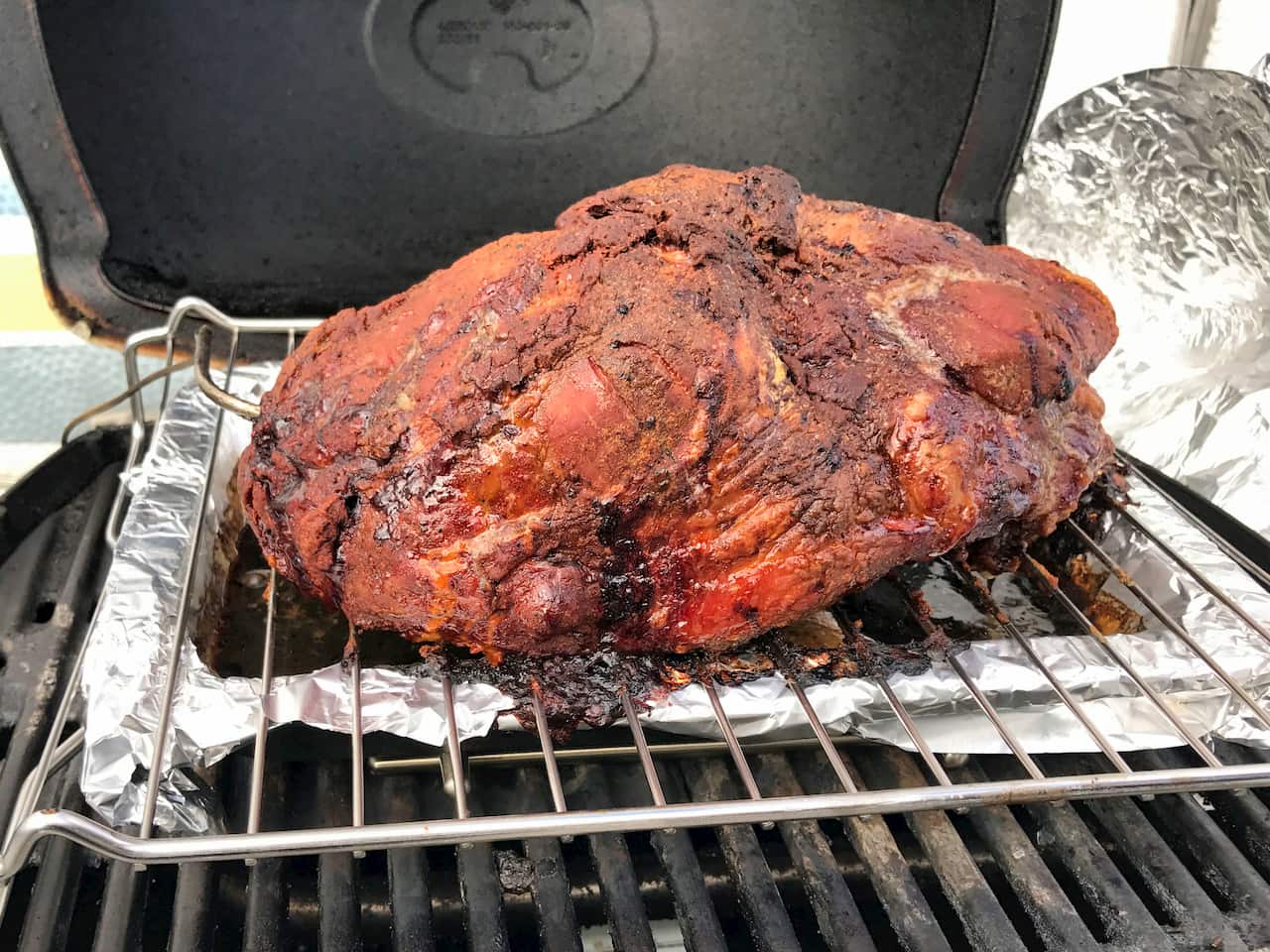 Großer Ratgeber: der perfekte Camping-(Gas)-Grill 1 Pulled Pork auf einem Gasgrill