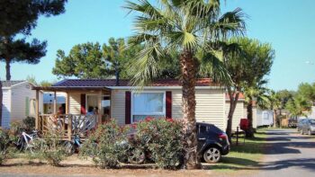 Campinghütten auf dem Camping Soleil de la Méditerranée in Frankreich