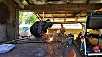 Flexarbeit beim Bauwagenbau
