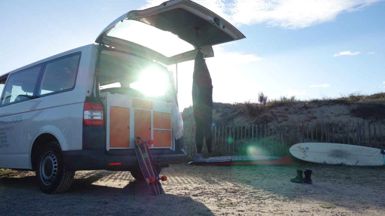 Ein ausgebauter Camper mit dem Modul von Fluchtfahrzeug