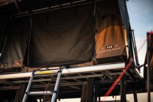 Das Dachzelt beim Nissan Surf Camp