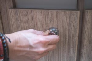 Pushlock Druckschloss mit Drehknopf Fallenschloss