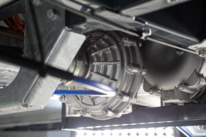 Detailaufnahmen Elektromotor vom e.home Coco auf dem Messestand von Dethleffs beim Caravan Salon 2019