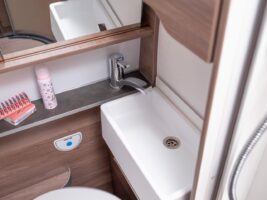 Das minimalistische Badezimmer im Knaus Boxlife