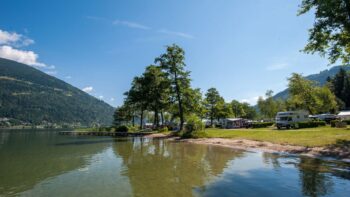 Der See am Seecamping Berghof einem Fünf Sterne Campingplatz in Europa