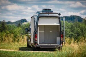 Die VR Landyacht mit großer Heckgarage