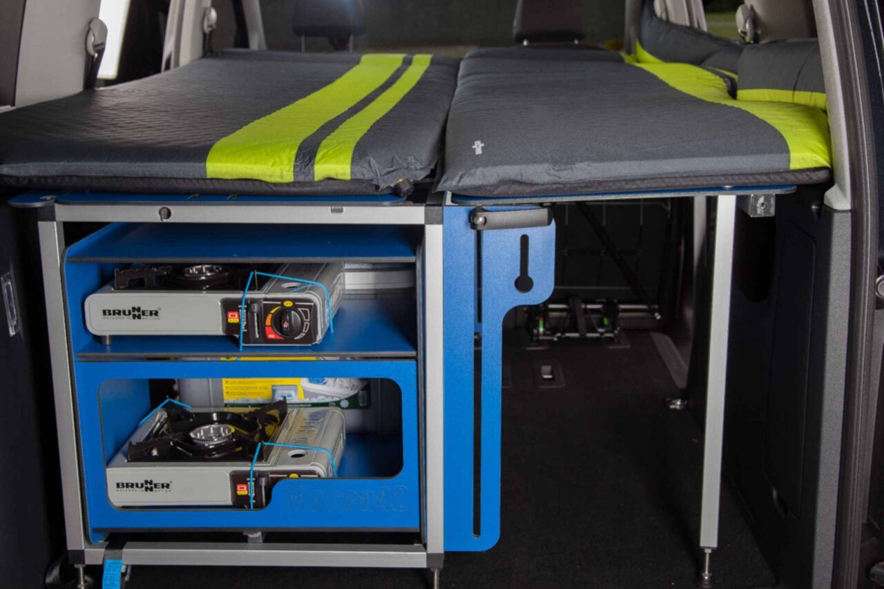 Mit der MOKEA42 Campingbox bleibt trotz Modul noch genügend Stauraum für weitere Campingausrüstung. © Ulf Oesterwind Campingmodule