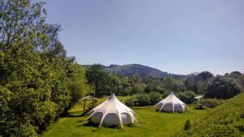 Bell Tents auf dem Tyn Cornel Camping in Wales