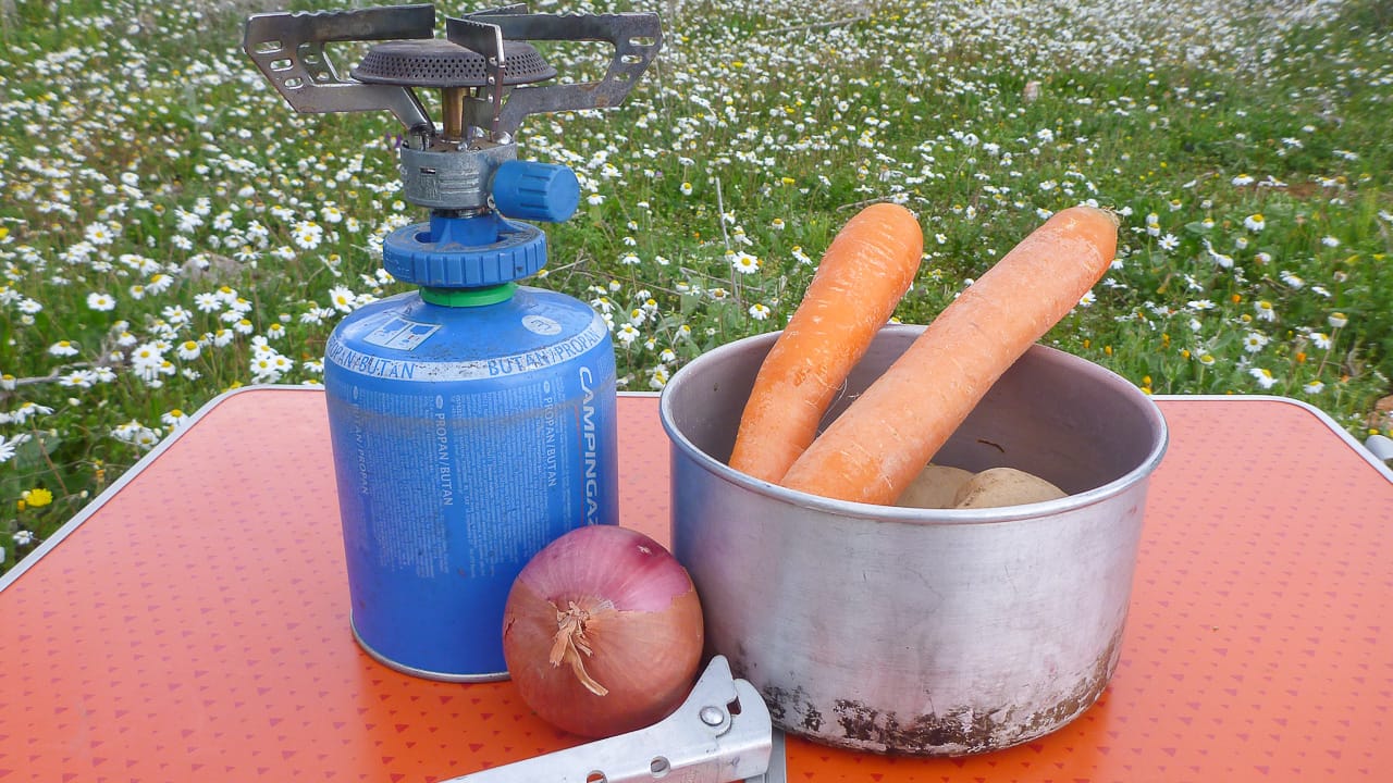 Leckeres One-Pot Gericht mit Möhren und Kartoffeln 1 Zutaten für einen Möhren-Kartoffel-Eintopf